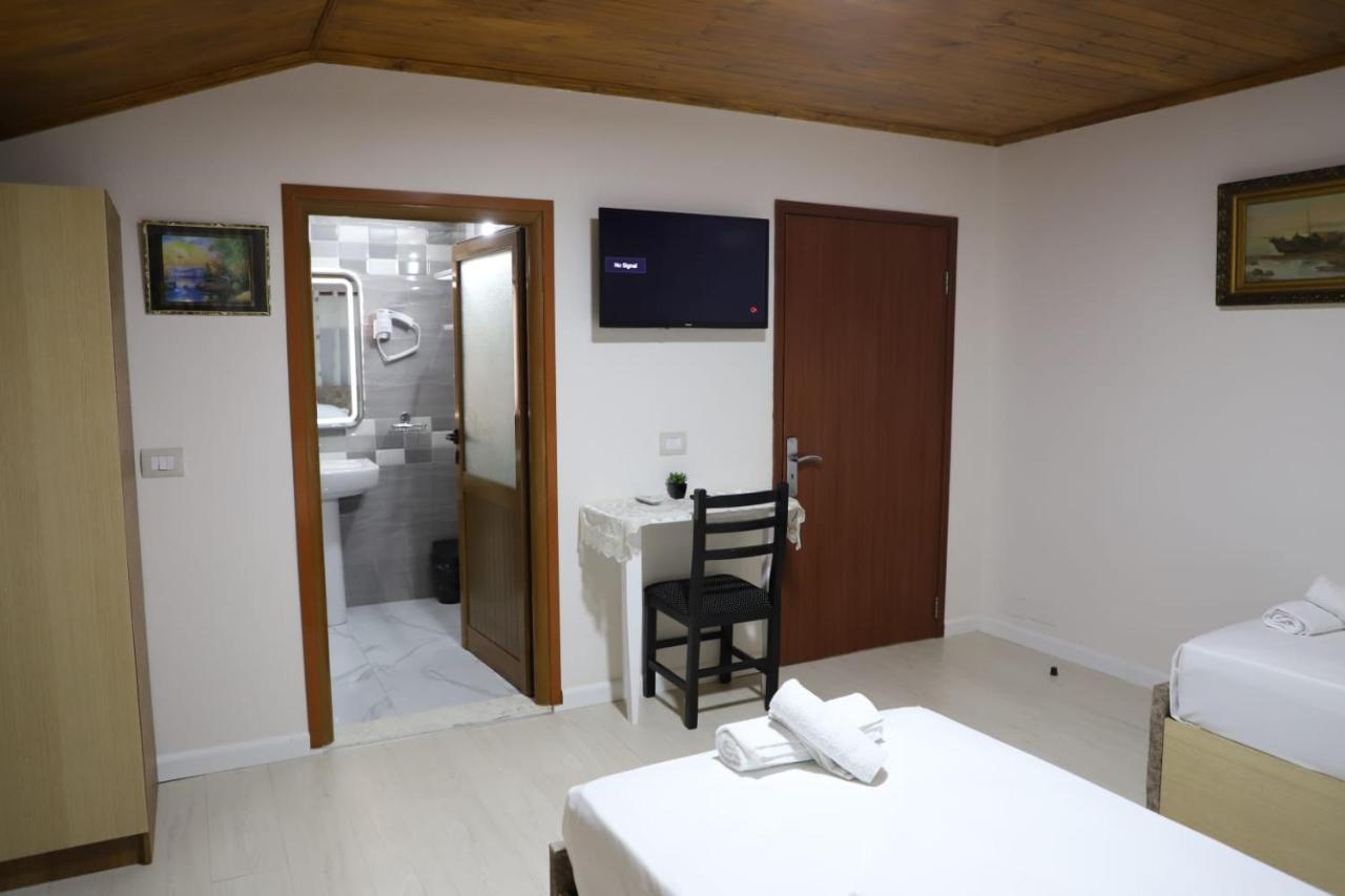 Guest House Bumbli Berat Exterior foto