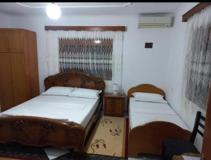 Guest House Bumbli Berat Exterior foto