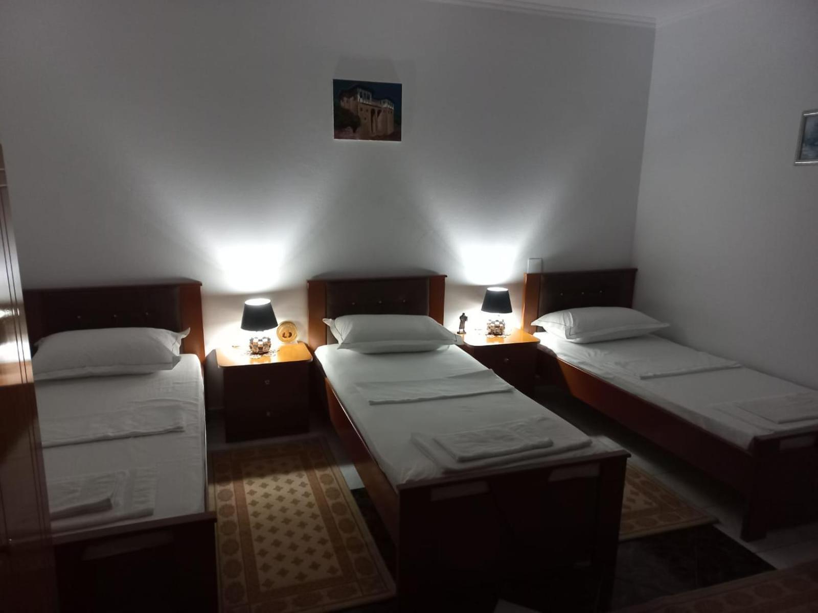 Guest House Bumbli Berat Cameră foto