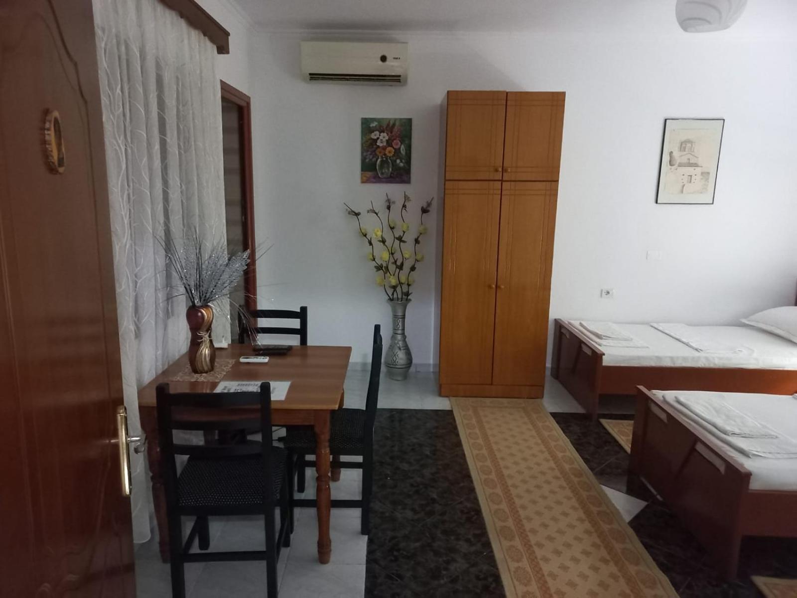 Guest House Bumbli Berat Cameră foto