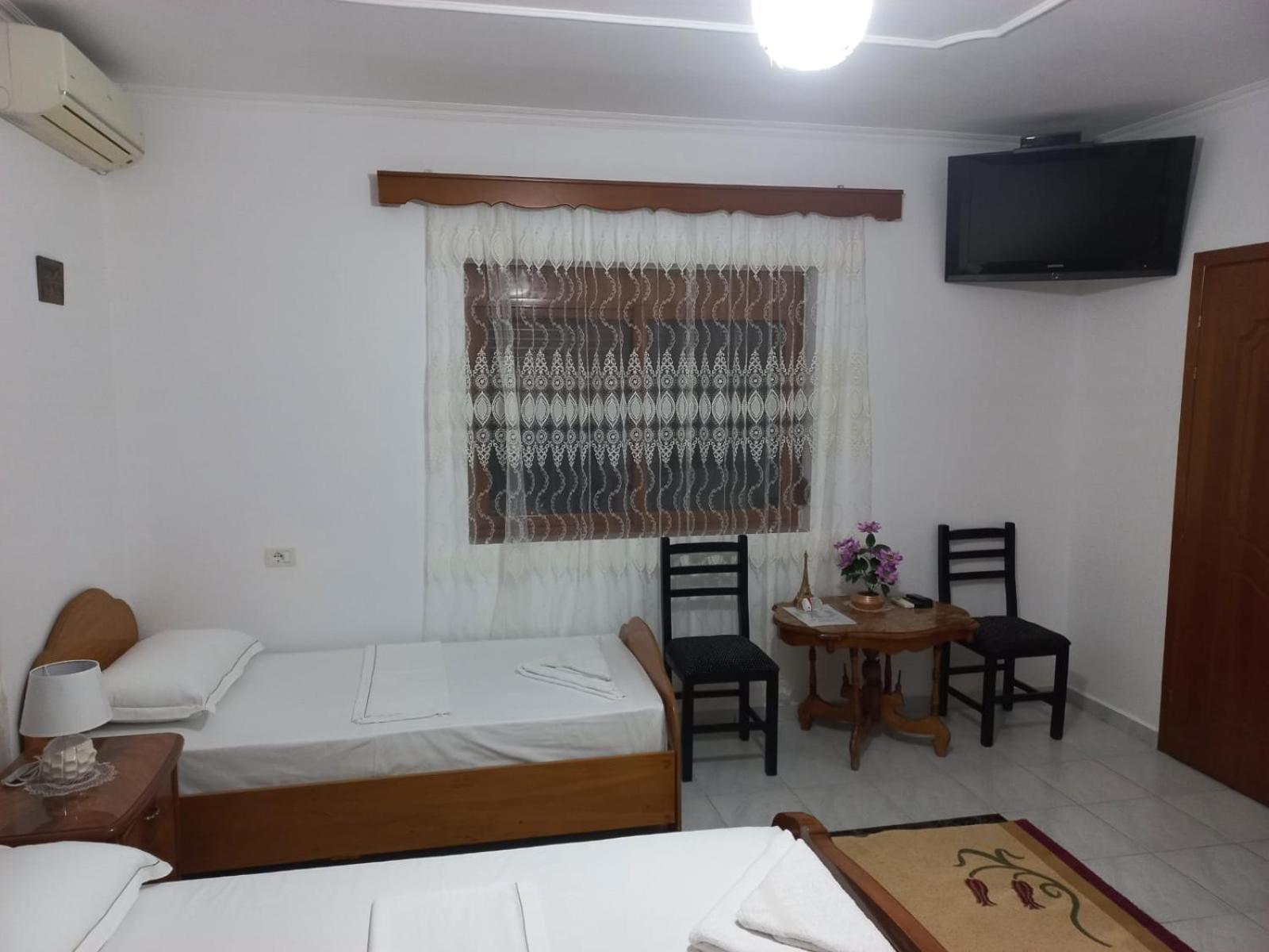 Guest House Bumbli Berat Cameră foto