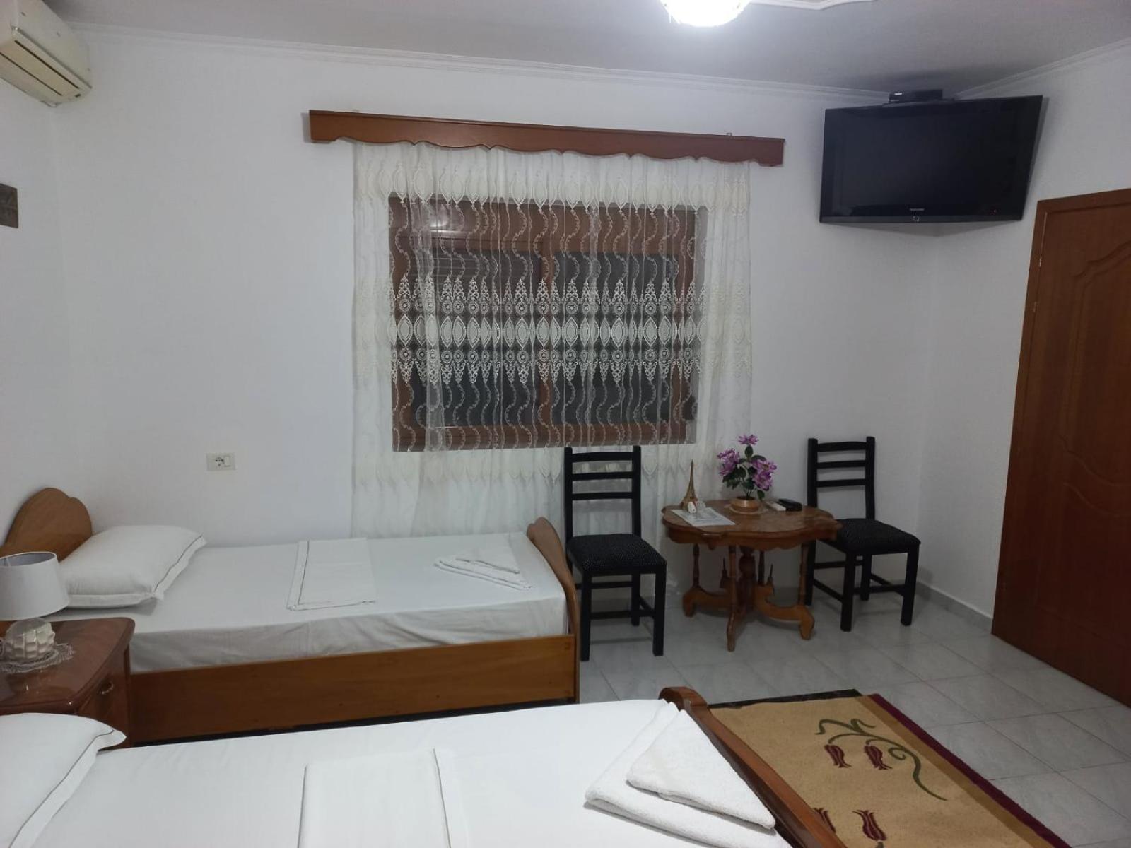 Guest House Bumbli Berat Cameră foto