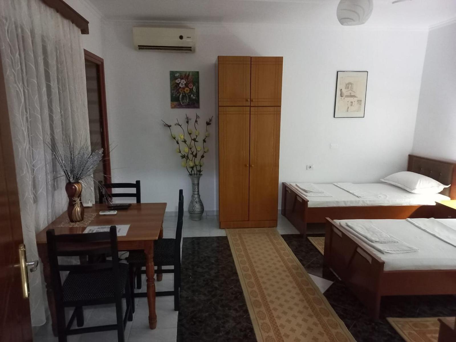 Guest House Bumbli Berat Cameră foto